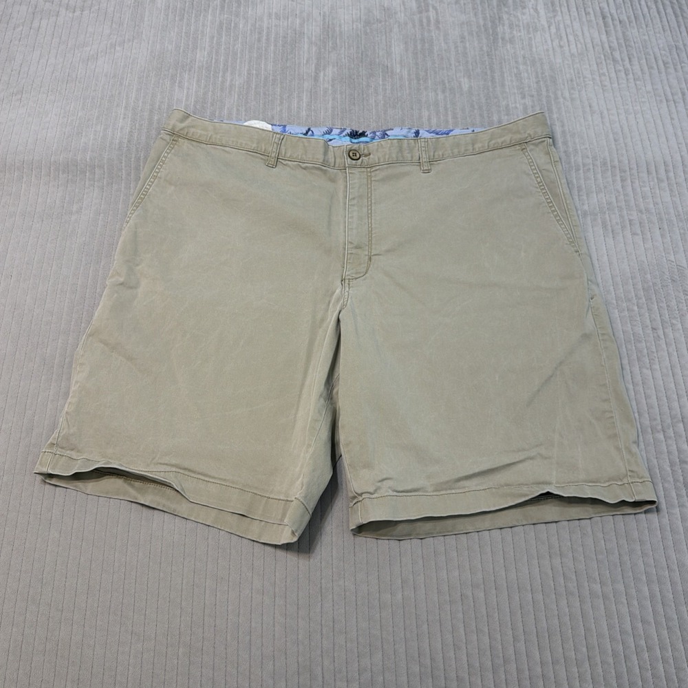 Tommy Bahama Mens Khaki Tan Cargo Shorts Size 42 Cotton Blend Marlin Logo